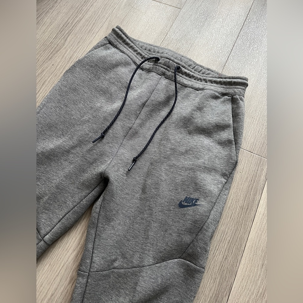 Nike Men's Jogger Sweatpants in grey - M